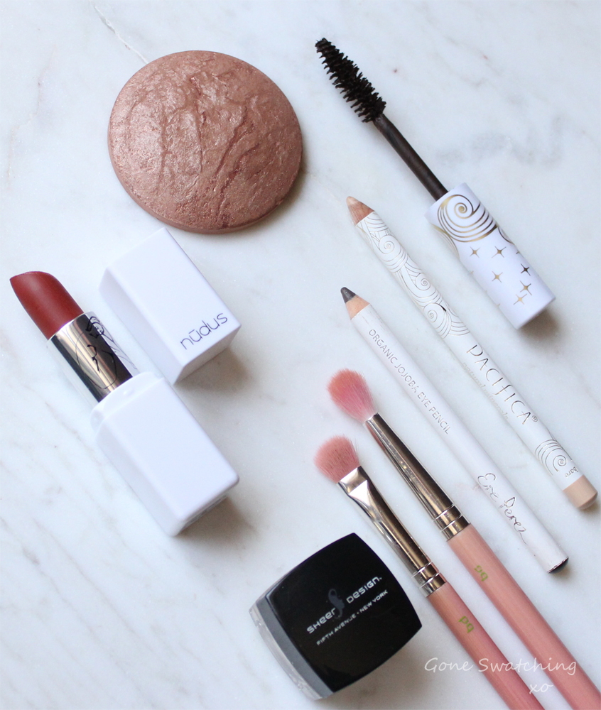 Bold-Orange-Lip-Makeup-Tutorial-using-only-natural,-non-toxic-and-organic-makeup,-featuring-Nudus-in-Bittersweet