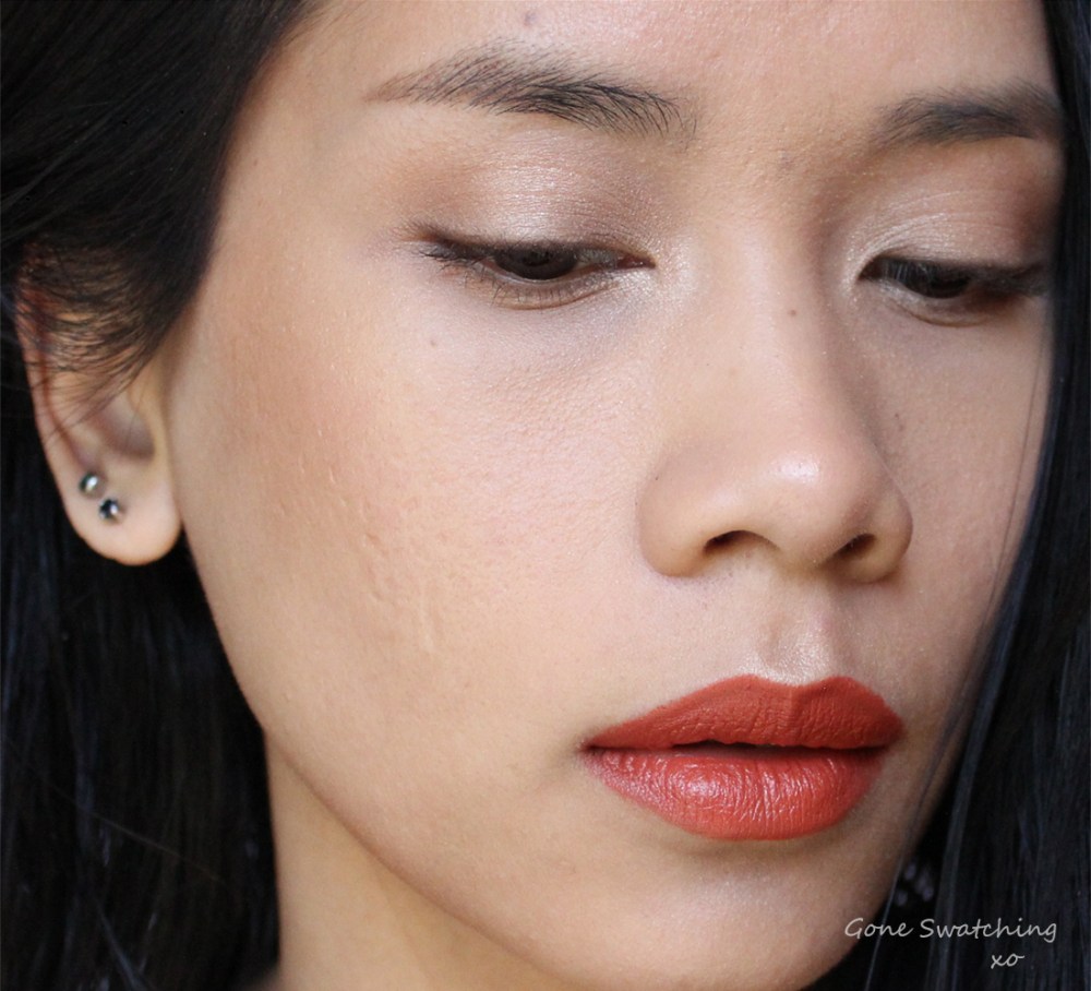 Bold-Orange-Lip-Makeup-Tutorial-with-only-natural-and-organic-makeup,-featuring-Nudus-in-Bittersweet
