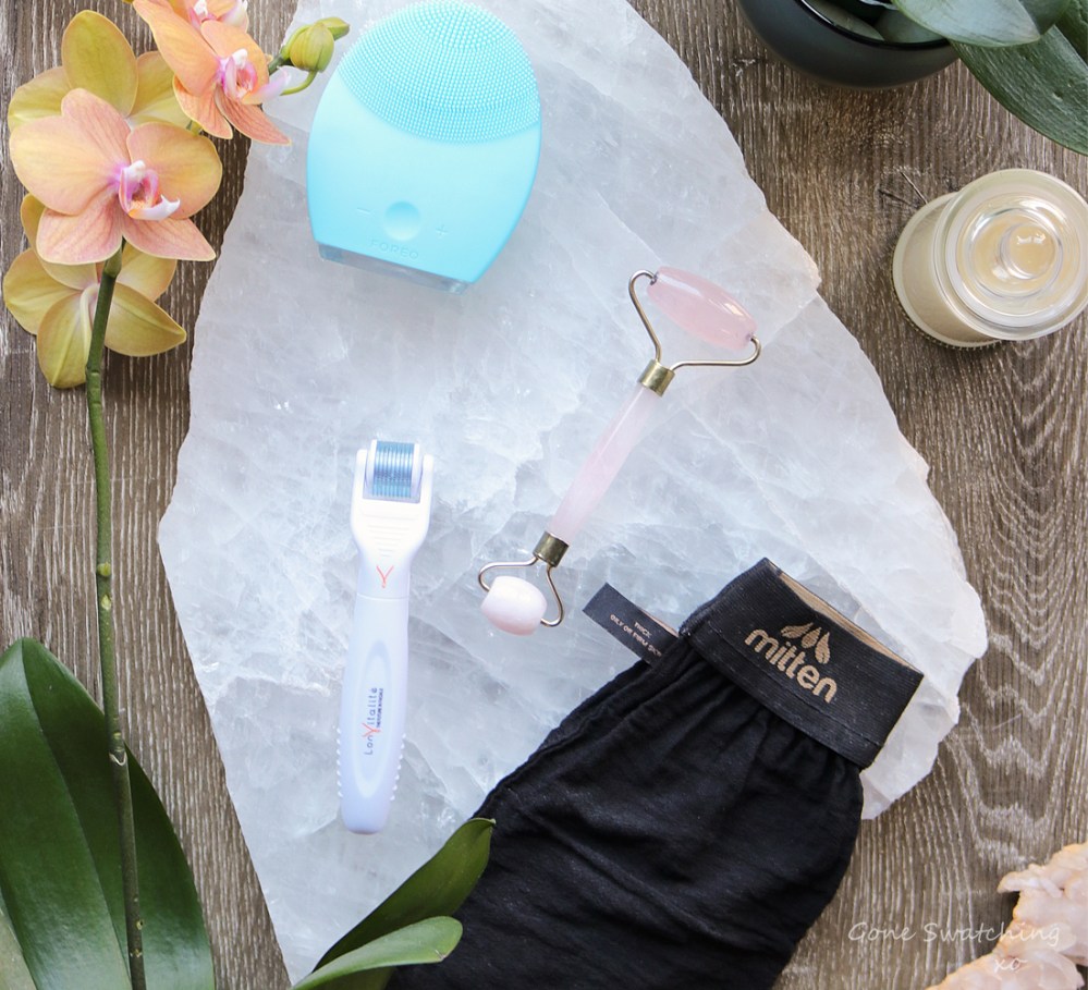 Beauty Tools Review. Foreo Luna 2, Rose Quartz Roller, Lonvitalite Microneedle Derma Roller &amp; Mitten Exfoliating Mitt. Gone Swatching xo