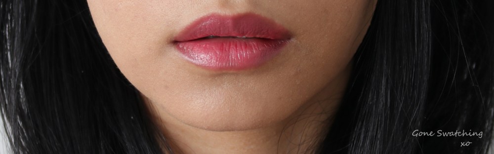 Vapour Organic Beauty Artist Multi Use Palette in Flame. Siren Lipstick in Hint Swatch. Gone Swatching xo