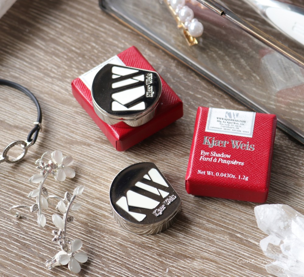 Kjaer Weis Eyeshadow Review &amp; Arm Swatches. Magnetic &amp; Green Depth. Green Beauty Blogger Gone Swatching xo